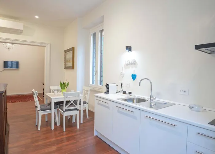 Apartment Easytopstay - Crescenzio Elegant *