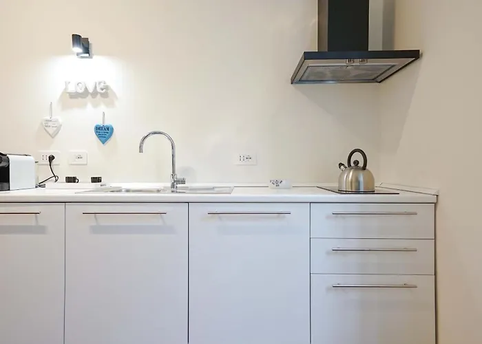 Easytopstay - Crescenzio Elegant Apartment *