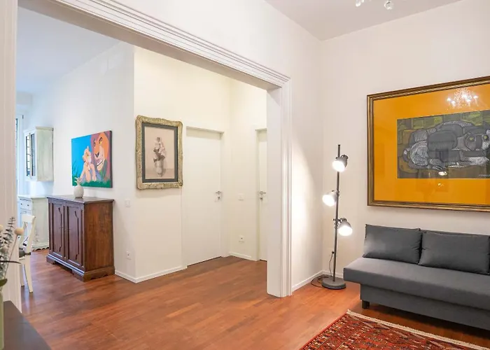 Easytopstay - Crescenzio Elegant Apartment