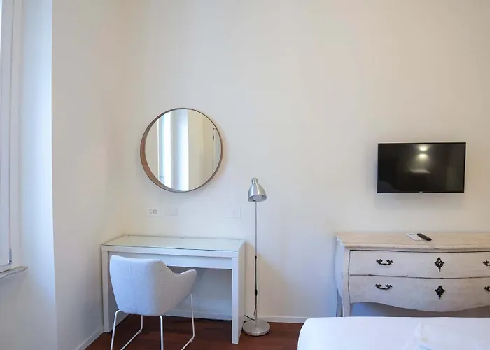 Easytopstay - Crescenzio Elegant Apartment