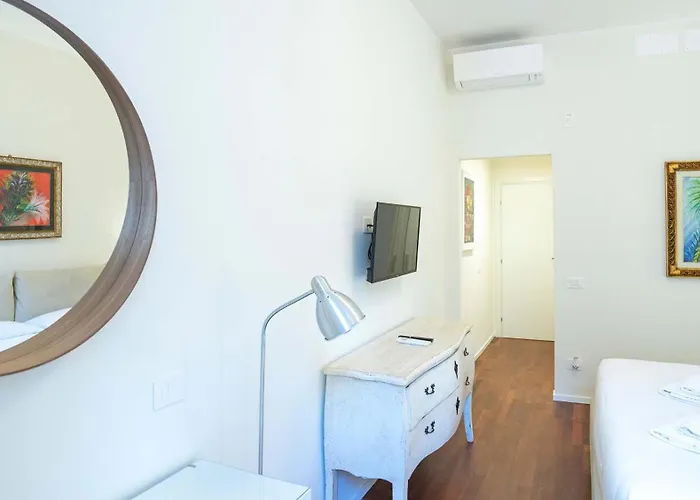 Apartment Easytopstay - Crescenzio Elegant
